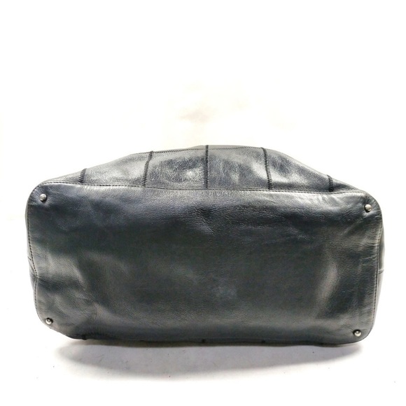 CHANEL Black butter soft  Shoulder Bag - Picture 4 of 15